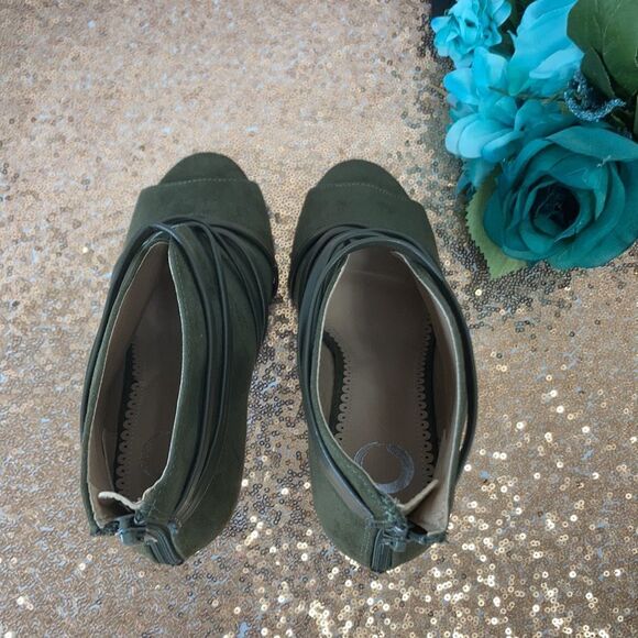 Journee Samara Olive Bootie - Picture 4 of 5